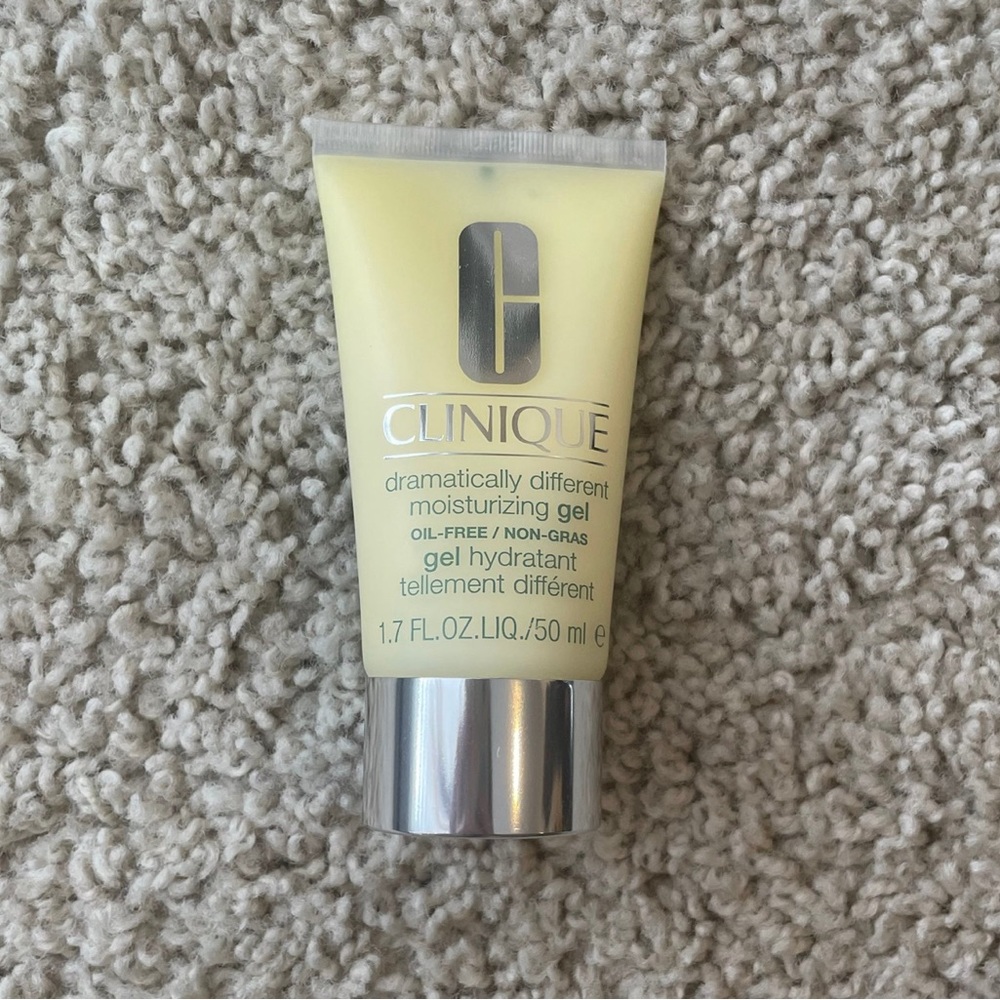 CLINIQUE Dramatically Different Moisturizing GEL Oil-Free 1.7oz/50mL